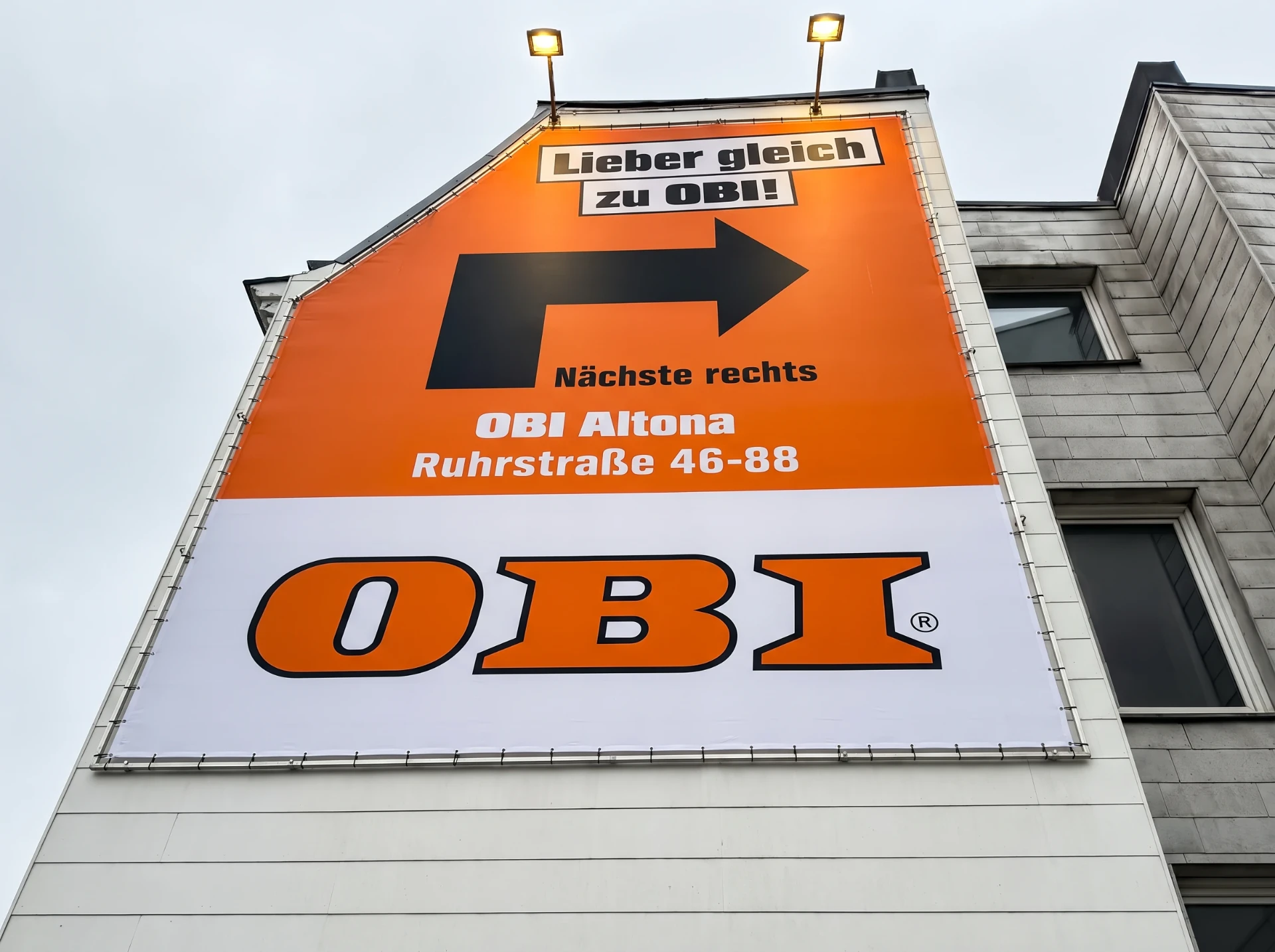 OBI-Sonderformat an der Kieler Straße in Hamburg